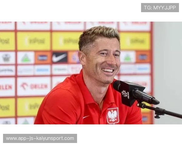 莱万平息离队风波后全面投入本赛季征程